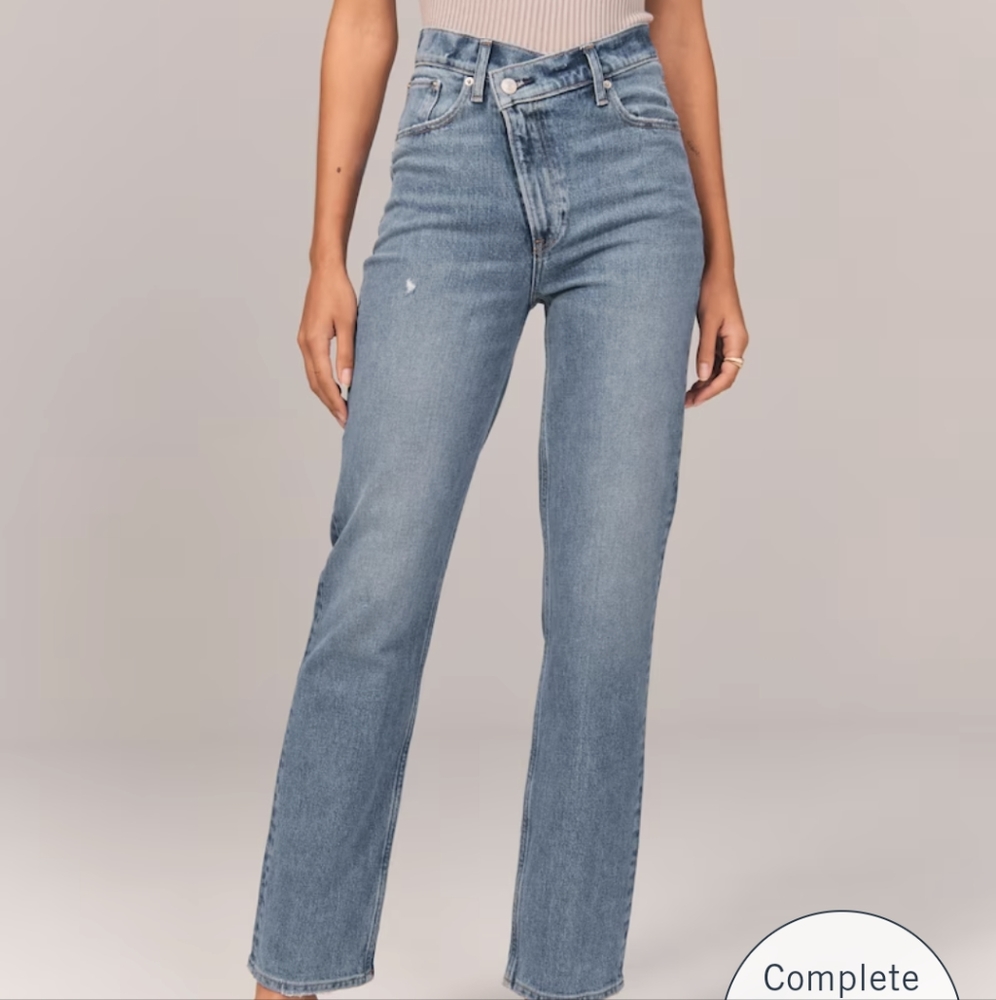 Abercrombie Ultra High Rise 90s Straight Jeans